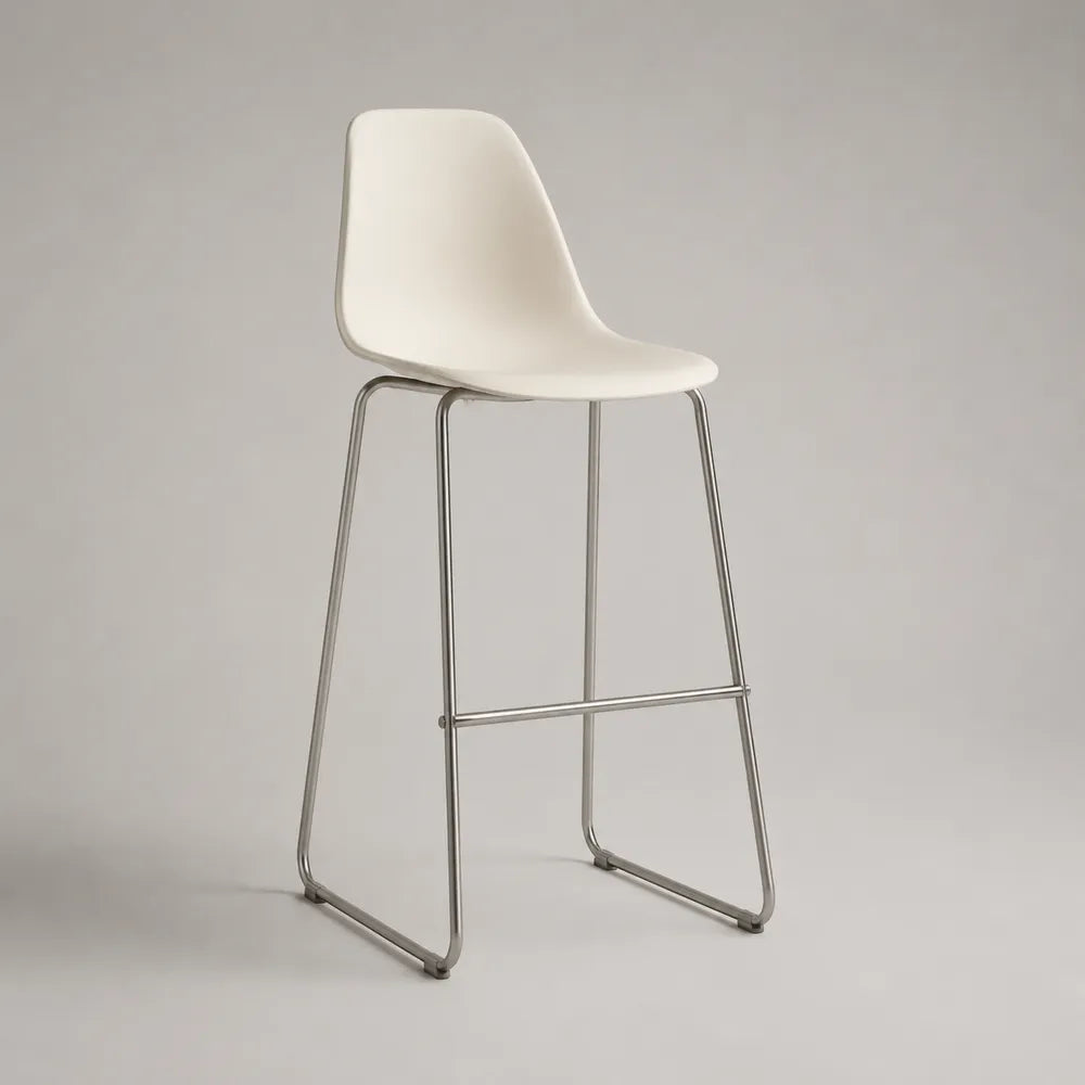 Sgabello da bar alto con seduta curva in polipropilene bianco e struttura in acciaio cromato 48 x 52 x 105 cm